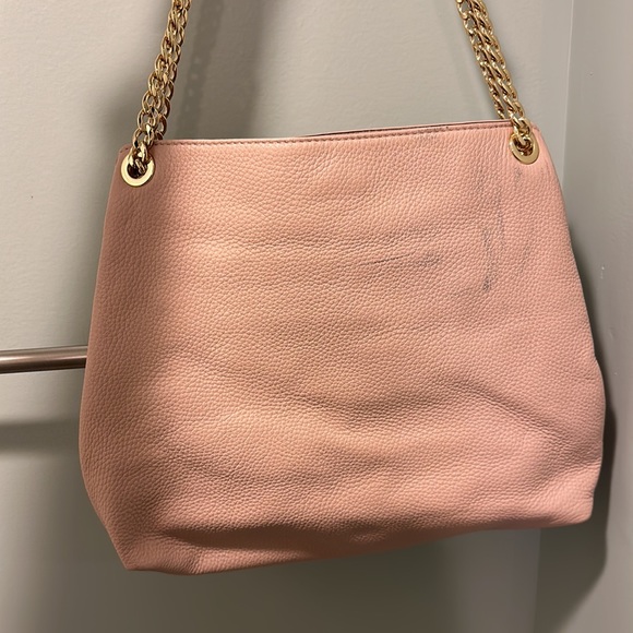 Authentic Michael Kors Large Leather Shoulder Tote in color Ballet, gold chain - Picture 7 of 8